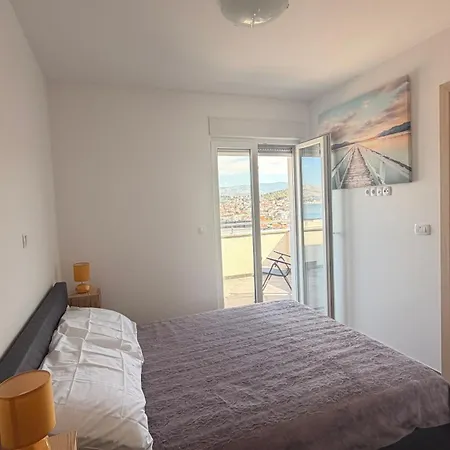 Apartamento Luxury Pronoia With Swimming Pool